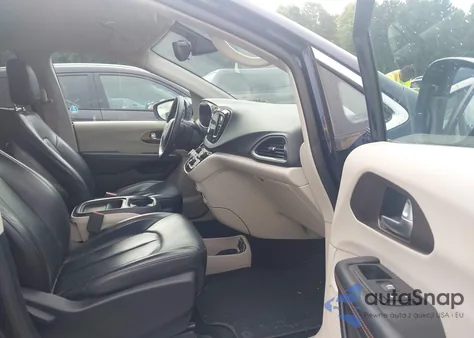 2017 Chrysler Pacifica Touring-L z USA, uszkodzony, nr VIN 2C4RC1BG1HR675968